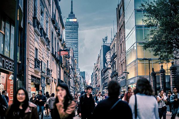 Personas caminando en la Ciudad de México